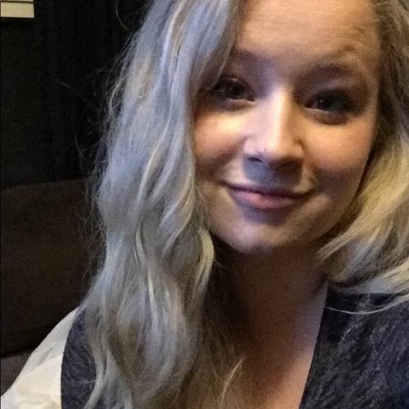 Meet your Posher, Allie - Picture 1 of 1